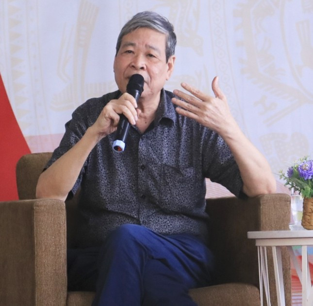 Nhạc sĩ Thụy Kha qua đời sau thời gian chống chọi với bệnh ung thư. Nhạc sĩ Thụy Kha qua đời sau thời gian chống chọi với bệnh ung thư.