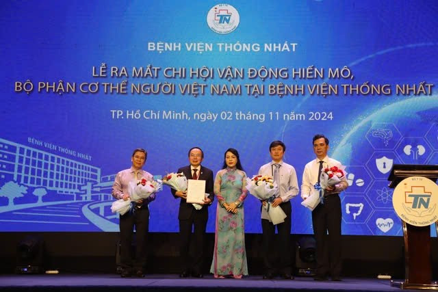 Đến nay, Hội Vận động hiến mô, bộ phận cơ thể người Việt Nam đã phối hợp thành lập được 17 chi hội. Ảnh: BVCC Đến nay, Hội Vận động hiến mô, bộ phận cơ thể người Việt Nam đã phối hợp thành lập được 17 chi hội. Ảnh: BVCC