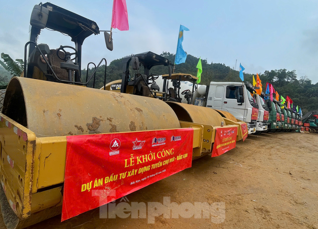 Cao tốc Chợ Mới - Bắc Kạn dài khoảng gần 29km sẽ cơ bản hoàn thành trong năm 2026. Ảnh: Lộc Liên. Cao tốc Chợ Mới - Bắc Kạn dài khoảng gần 29km sẽ cơ bản hoàn thành trong năm 2026. Ảnh: Lộc Liên.