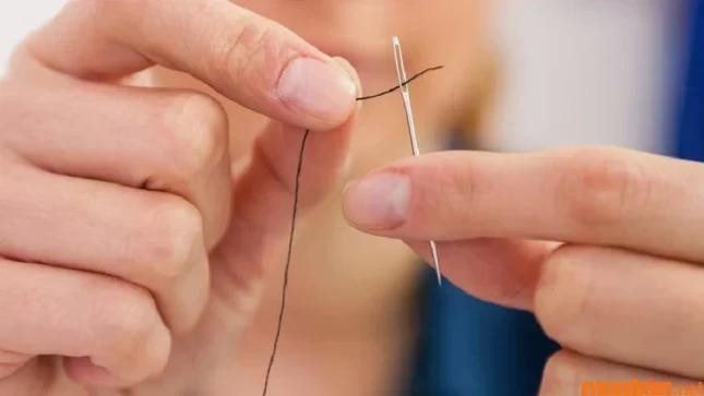 Dùng kim chỉ sau giao thừa có thể khiến gia chủ chịu nhiều vất vả, khổ sợ hoặc đôi lúc gặp phải cảnh “thiếu trước hụt sau”. Ảnh: Internet Dùng kim chỉ sau giao thừa có thể khiến gia chủ chịu nhiều vất vả, khổ sợ hoặc đôi lúc gặp phải cảnh “thiếu trước hụt sau”. Ảnh: Internet