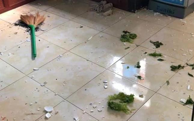 Việc làm vỡ những đồ vật như bát đĩa, chén hay tạo ra những tiếng động lớn là điều kiêng kị đêm giao thừa. Ảnh: Internet Việc làm vỡ những đồ vật như bát đĩa, chén hay tạo ra những tiếng động lớn là điều kiêng kị đêm giao thừa. Ảnh: Internet