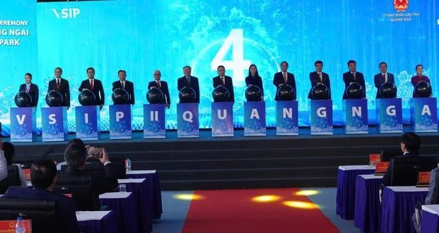 Lãnh đạo Trung ương và tỉnh Quảng Ngãi bấm nút khởi công dự án Khu công nghiệp VSIP 2 Quảng Ngãi Lãnh đạo Trung ương và tỉnh Quảng Ngãi bấm nút khởi công dự án Khu công nghiệp VSIP 2 Quảng Ngãi
