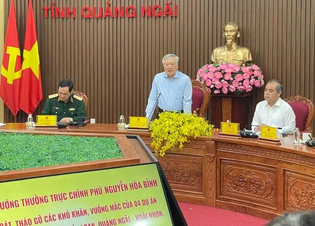 Phó thủ tướng Nguyễn Hòa Bình chỉ đạo tại buổi làm việc Phó thủ tướng Nguyễn Hòa Bình chỉ đạo tại buổi làm việc