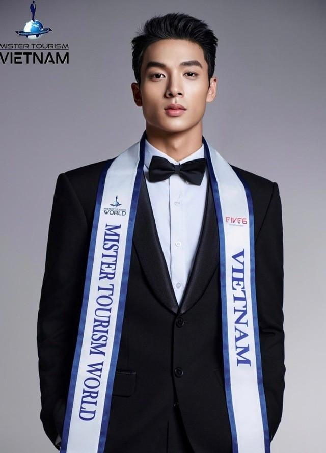 Hưng Nguyễn đại diện Việt Nam dự thi Mister Tourism World. (Ảnh do ban tổ chức cung cấp) Hưng Nguyễn đại diện Việt Nam dự thi Mister Tourism World. (Ảnh do ban tổ chức cung cấp)