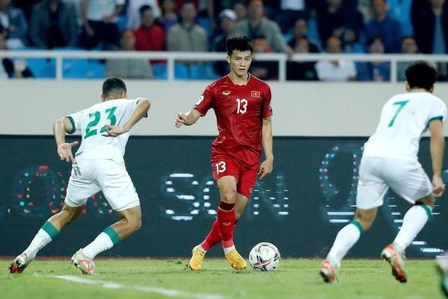 Thanh Nhàn giúp U.22 Việt Nam dẫn trước U.22 Hàn Quốc với pha dứt điểm sệt chính xác Thanh Nhàn giúp U.22 Việt Nam dẫn trước U.22 Hàn Quốc với pha dứt điểm sệt chính xác