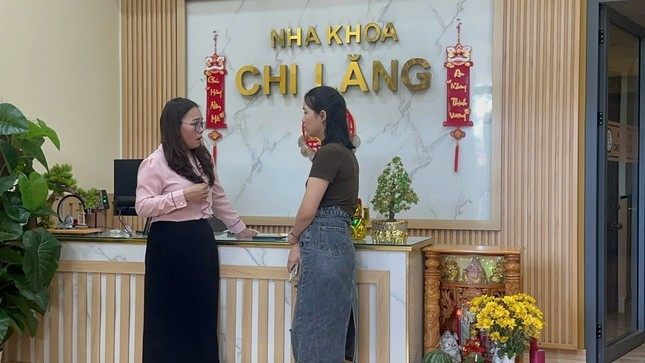 Cơ quan chức năng kiểm tra cơ sở Nha khoa Chi Lăng. Cơ quan chức năng kiểm tra cơ sở Nha khoa Chi Lăng.