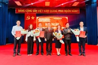 Đảng bộ phường Diên Hồng tiếp nhận tổ chức đảng và đảng viên