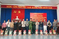 Hội đồng Nghĩa vụ quân sự phường Diên Hồng trao Quyết định gọi công dân nhập ngũ năm 2026