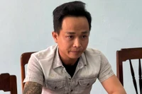 Công an xã Phù Mỹ Nam vận động đối tượng truy nã đặc biệt ra đầu thú