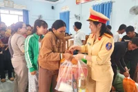 Cảnh sát giao thông Gia Lai lan tỏa “Xuân ấm áp – Tết yêu thương”