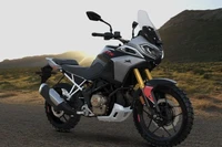 TVS Apache RTX 300 - Xe côn tay adventure 299cc giá chỉ 59 triệu đồng, thách thức các "ông lớn"