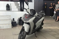 Honda SH 2026 ra mắt: Màn hình TFT, sạc USB-C và loạt công nghệ lần đầu xuất hiện