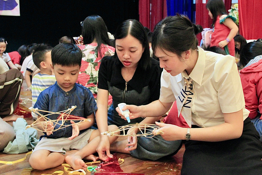 Hoạt động trải nghiệm dành cho các em nhỏ từ 6 đến 13 tuổi. Ảnh: H.H img-3357.jpg