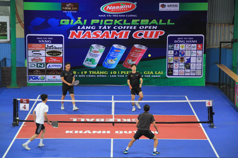 Gần 600 VĐV thi đấu ở 6 nội dung. Ảnh: H.H khai-mac-giai-pickleball-lang-tay-coffee-open-nasami-cup-1.jpg