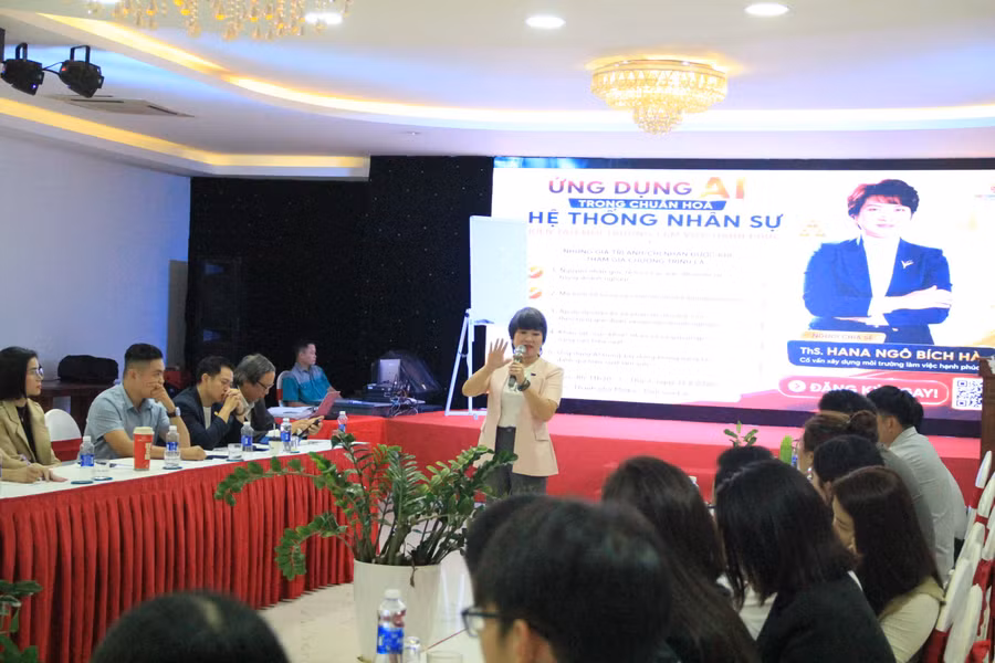 dien-gia-ths-hana-ngo-bich-ha-chia-se-viec-ung-dung-ai-trong-chuan-hoa-he-thong-nhan-su-cho-cac-doanh-nhan-tre.jpg