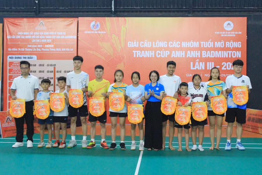 khai-mac-giai-anh-anh-badminton.jpg