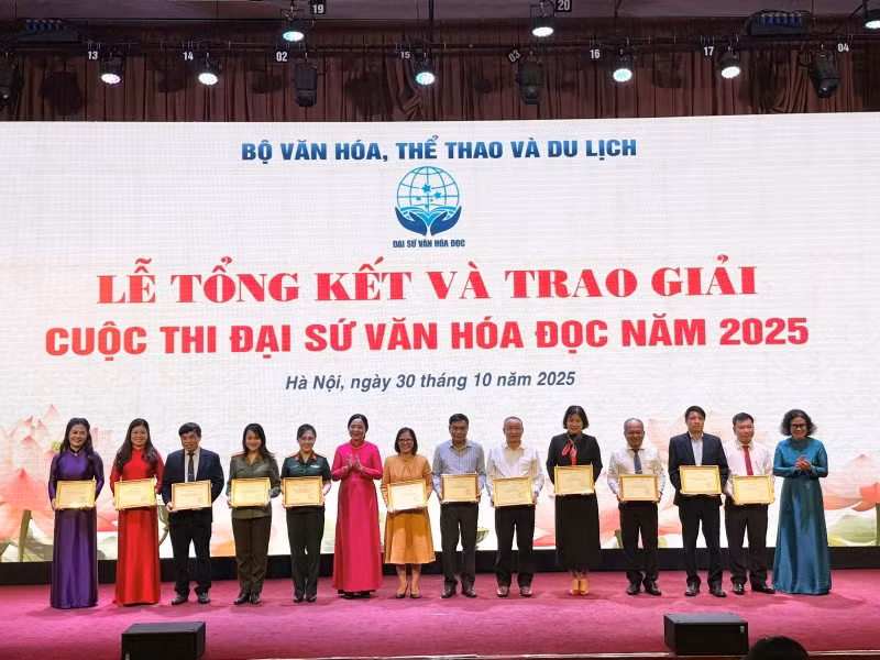 truong-thpt-pleiku-dat-giai-tai-cuoc-thi-dai-su-van-hoa-doc.jpg