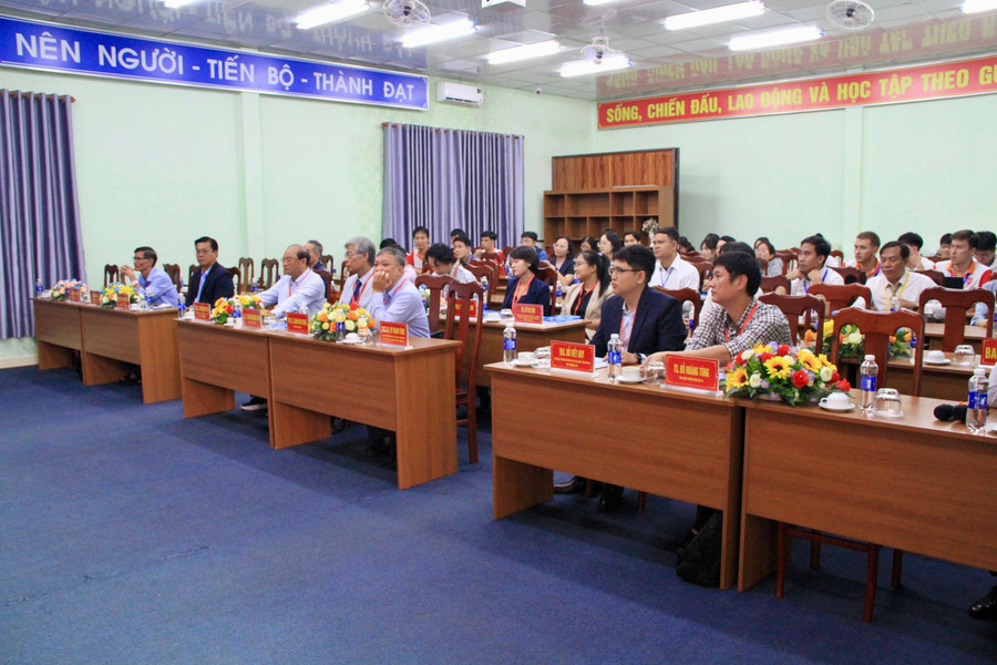 Hội nghị Vật lí là hoạt động thường niên của Hội Vật lí TP. Huế kể từ năm 2016. Ảnh: H.H img-1388.jpg