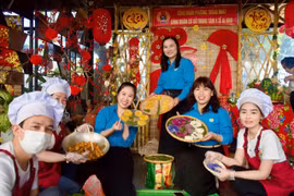 Liên đoàn Lao động tỉnh Gia Lai tổ chức hội thi “Đoàn viên khéo tay - Giữ hồn Tết Việt”.