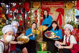 Liên đoàn Lao động tỉnh Gia Lai tổ chức hội thi “Đoàn viên khéo tay - Giữ hồn Tết Việt”.