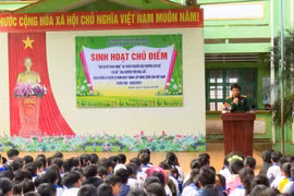 Trường Tiểu học số 2 Đak Đoa tổ chức sinh hoạt chủ điểm kỷ niệm 96 năm ngày thành lập Đảng.