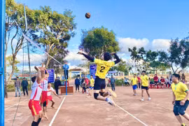 Xã Kdang tổ chức thành công Giải bóng chuyền nam, nữ lần thứ I năm 2026.