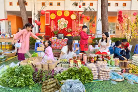 Không gian “Tết xưa và nay” lan tỏa tại trường APC Gia Lai.