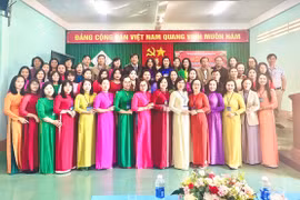 32 giáo viên tham dự hội thi Giáo viên chủ nhiệm lớp giỏi phường Diên Hồng.