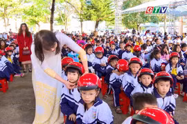 Phát động tặng mũ bảo hiểm cho học sinh lớp 1 toàn quốc năm học 2025-2026 tại Gia Lai