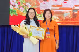 Cô Nguyễn Thị Phi Yến đạt giải nhất hội thi giáo viên chủ nhiệm lớp giỏi phường Pleiku