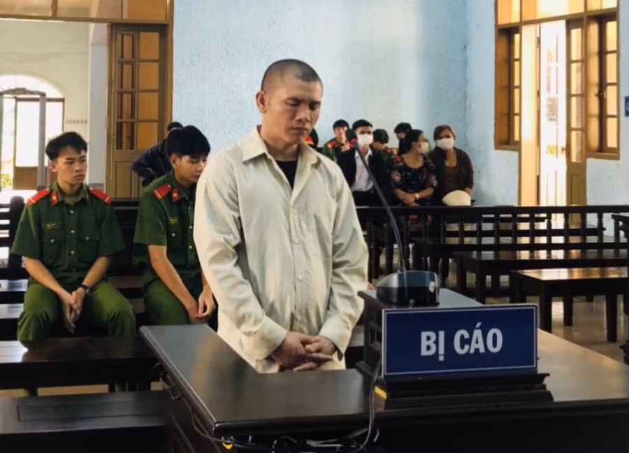 Bị cáo Huỳnh Ngọc Quang tại phiên tòa. Ảnh: Thùy Dung