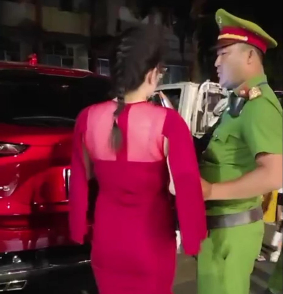 Bà N. thời điểm Công an TP. Pleiku đo nồng độ cồn tối 29-2