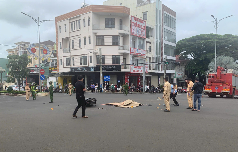 Hiện trường vụ tai nạn giao thông. Ảnh: R.H Hiện trường vụ tai nạn giao thông. Ảnh: R.H