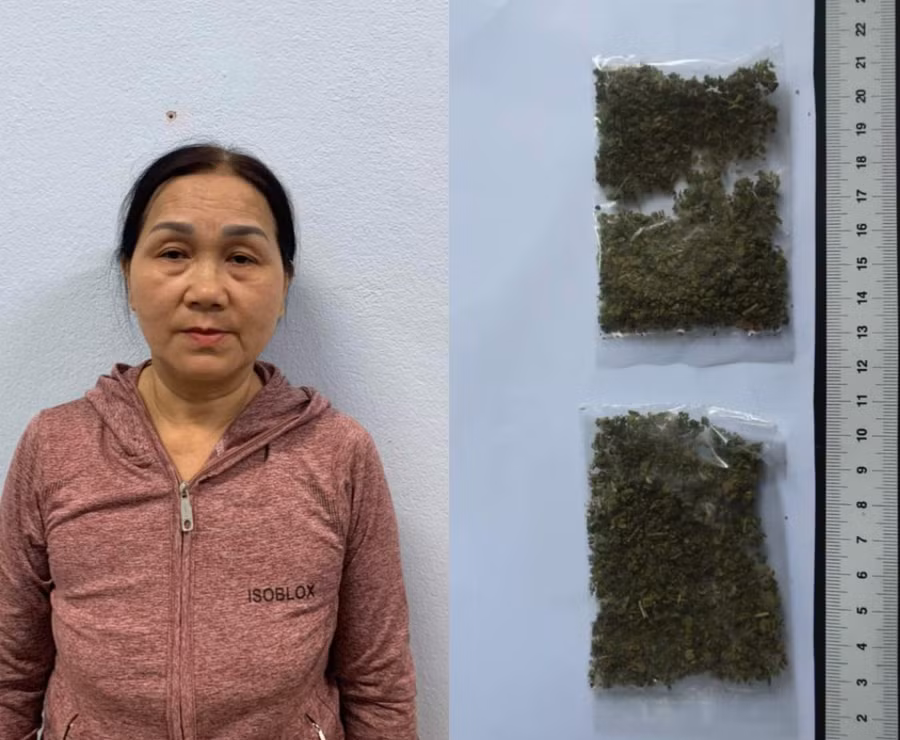 Đối tượng Võ Thị Bích Hường cùng tang vật liên quan. Ảnh: Công an thị xã An Khê