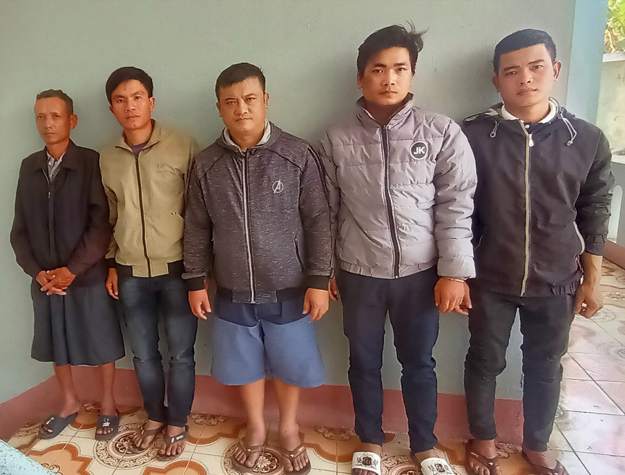 5 đối tượng đánh bạc: Tâm, Dũng, Kỳ, Thắng và Nghĩa (theo thứ tự từ trái qua). Ảnh: Công an thị xã An Khê 5 đối tượng đánh bạc: Tâm, Dũng, Kỳ, Thắng và Nghĩa (theo thứ tự từ trái qua). Ảnh: Công an thị xã An Khê