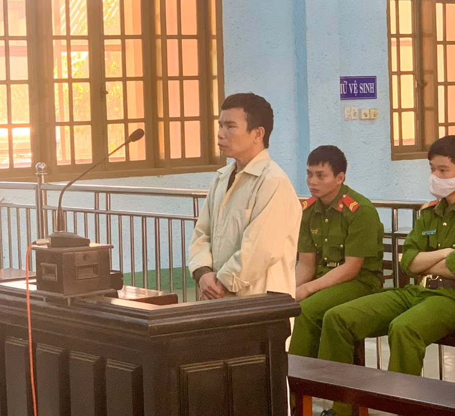 Bị cáo Đặng Ngọc Hồ tại phiên tòa. Ảnh: R'Ô HOK