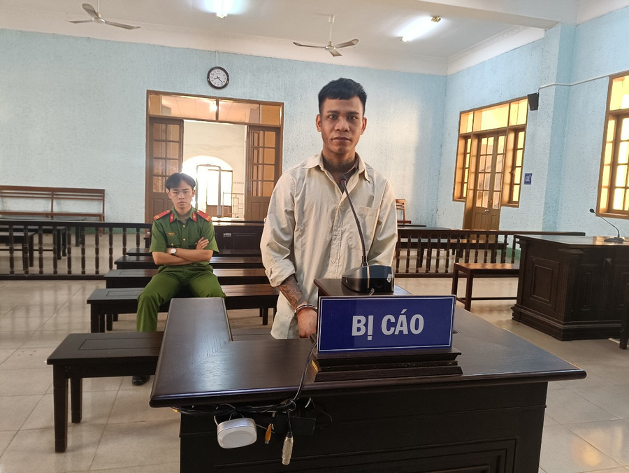 Bị cáo Rmah Linh tại phiên tòa. Ảnh: R'Ô HOK