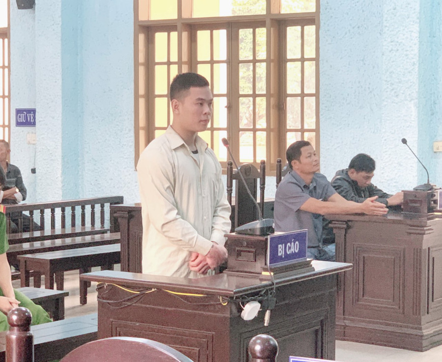 Bị cáo Đoàn Long Nhật tại phiên tòa. Ảnh R.H