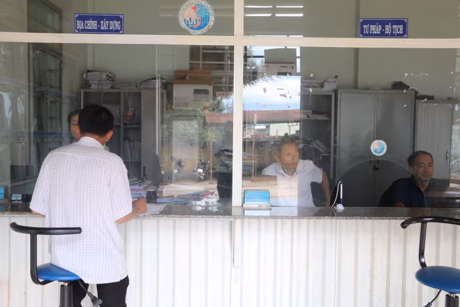 Thời gian qua, huyện Chư Păh đã siết chặt quy trình CCHC nhằm hướng đến việc phục vụ người dân nhanh chóng, thuận tiện. Ảnh: Lạc Hà