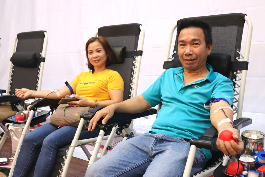 Ngày hội hiến máu “Giọt hồng Cao nguyên” đã tạo được sự lan tỏa lớn trong cộng đồng và kết nối những người đam mê làm việc thiện. Ảnh: Lạc Hà Ngày hội hiến máu “Giọt hồng Cao nguyên” đã tạo được sự lan tỏa lớn trong cộng đồng và kết nối những người đam mê làm việc thiện. Ảnh: Lạc Hà