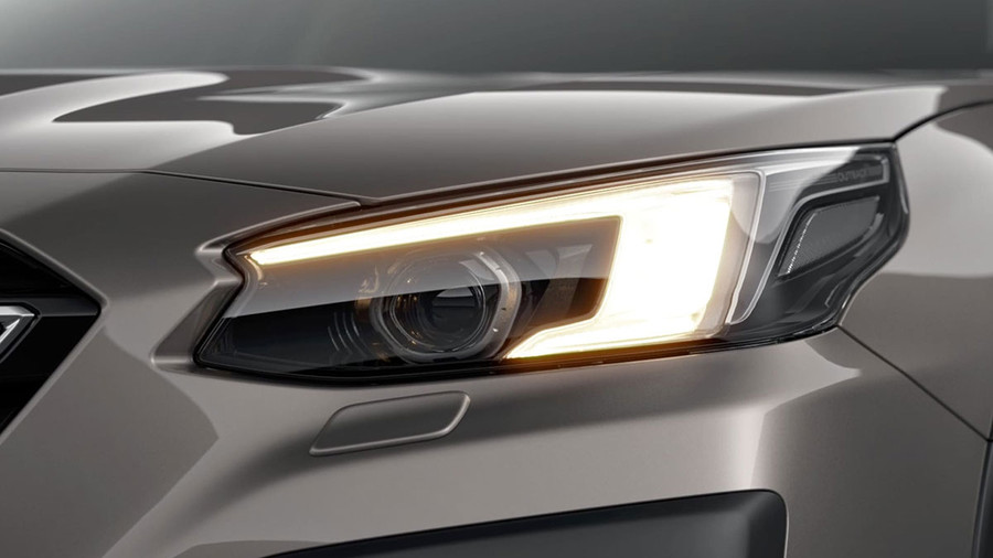 Xe trang bị đèn LED thích ứng thông minh, tự động chuyển động theo góc lái lẫn giảm vùng sáng để tránh chói cho xe đối diện. Ảnh: S.T Xe trang bị đèn LED thích ứng thông minh, tự động chuyển động theo góc lái lẫn giảm vùng sáng để tránh chói cho xe đối diện. Ảnh: S.T
