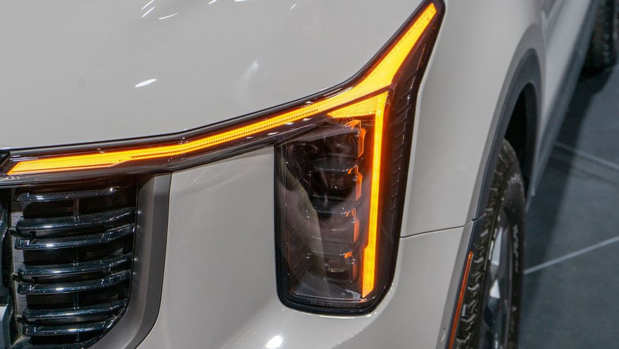 Cụm đèn trước mang phong cách "Mắt Hổ" (Tiger Eye). Ảnh: S.T Cụm đèn trước mang phong cách "Mắt Hổ" (Tiger Eye). Ảnh: S.T