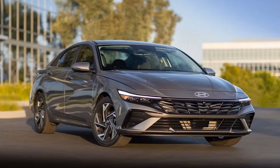 Hyundai Elantra 2024 sở hữu phong cách thể thao khỏe khoắn. Ảnh: S.T