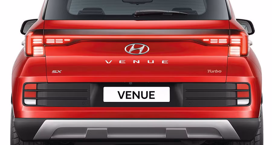 Đèn hậu của Hyundai Venue với dải LED ngang theo xu hướng thiết kế hiện đại. Ảnh: S.T