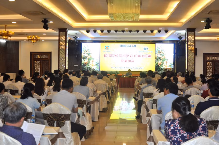 Quang cảnh lớp bồi dưỡng nghiệp vụ công chứng.Ảnh: R.H