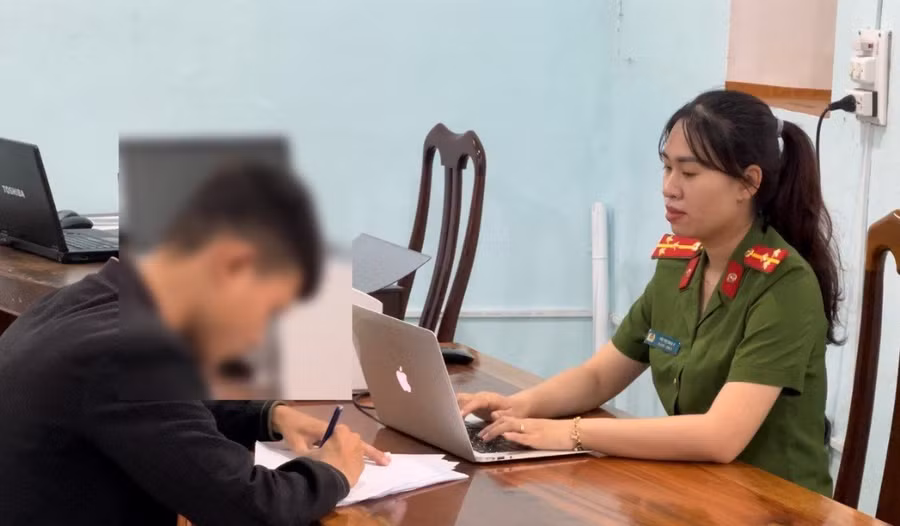 Đối tượng N.A.T. tại cơ quan Công an. Ảnh: Công an thị xã An Khê