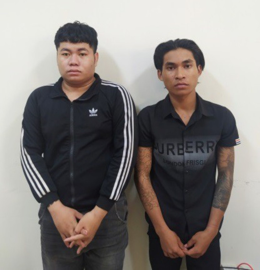 Đối tượng R'Ô Sap (bìa trái) và Ksor Phưng. Ảnh: Công an huyện Ia Pa