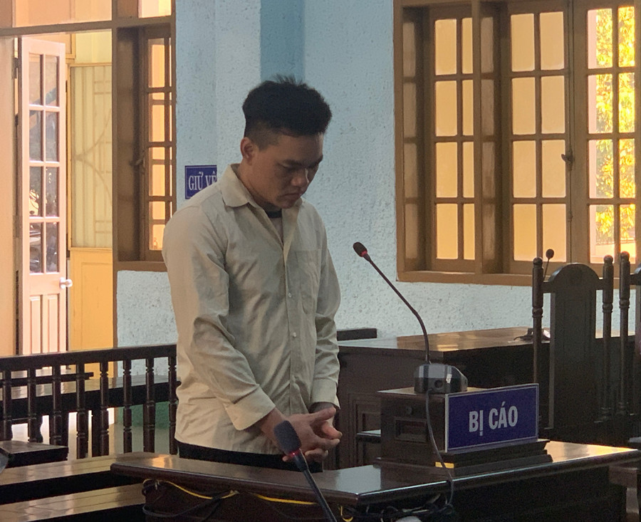 Bị cáo Huỳnh Văn Thịnh tại phiên tòa.Ảnh: R'Ô HOK Bị cáo Huỳnh Văn Thịnh tại phiên tòa.Ảnh: R'Ô HOK