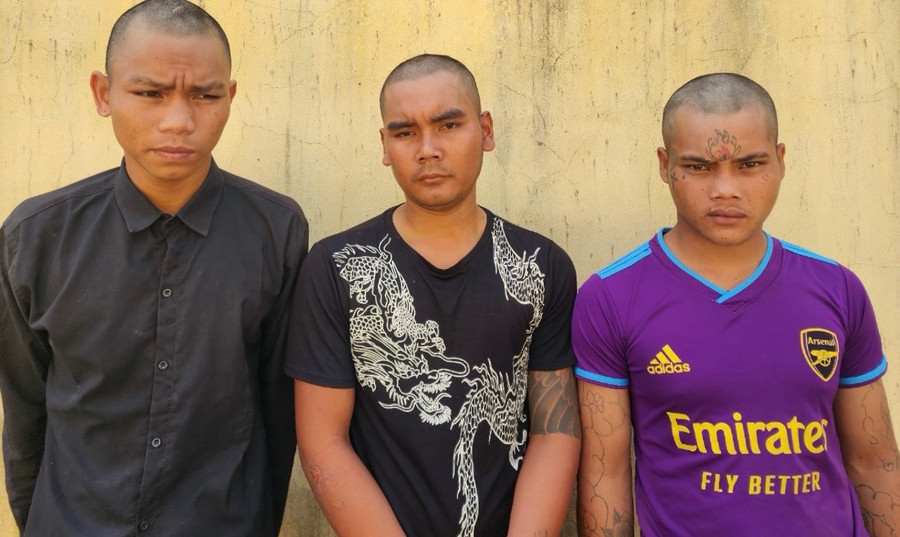 Các đối tượng Rmah Tiên, Rmah Thừa và Ksor Chung (từ trái qua). Ảnh: Công an huyện Ia Pa Các đối tượng Rmah Tiên, Rmah Thừa và Ksor Chung (từ trái qua). Ảnh: Công an huyện Ia Pa