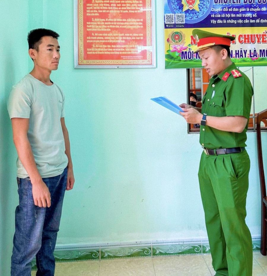 Cơ quan Cảnh sát Điều tra Công an thị xã An Khê thi hành lệnh bắt bị can để tạm giam đối với Trần Trọng Nghĩa. Ảnh: Công an thị xã An Khê Cơ quan Cảnh sát Điều tra Công an thị xã An Khê thi hành lệnh bắt bị can để tạm giam đối với Trần Trọng Nghĩa. Ảnh: Công an thị xã An Khê